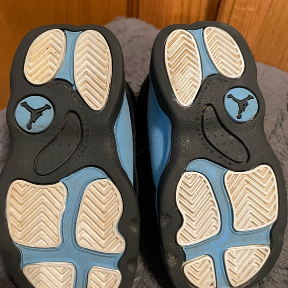 Child’s Jordan air retro 13 blue and black size 7 toddler - Picture 4 of 6